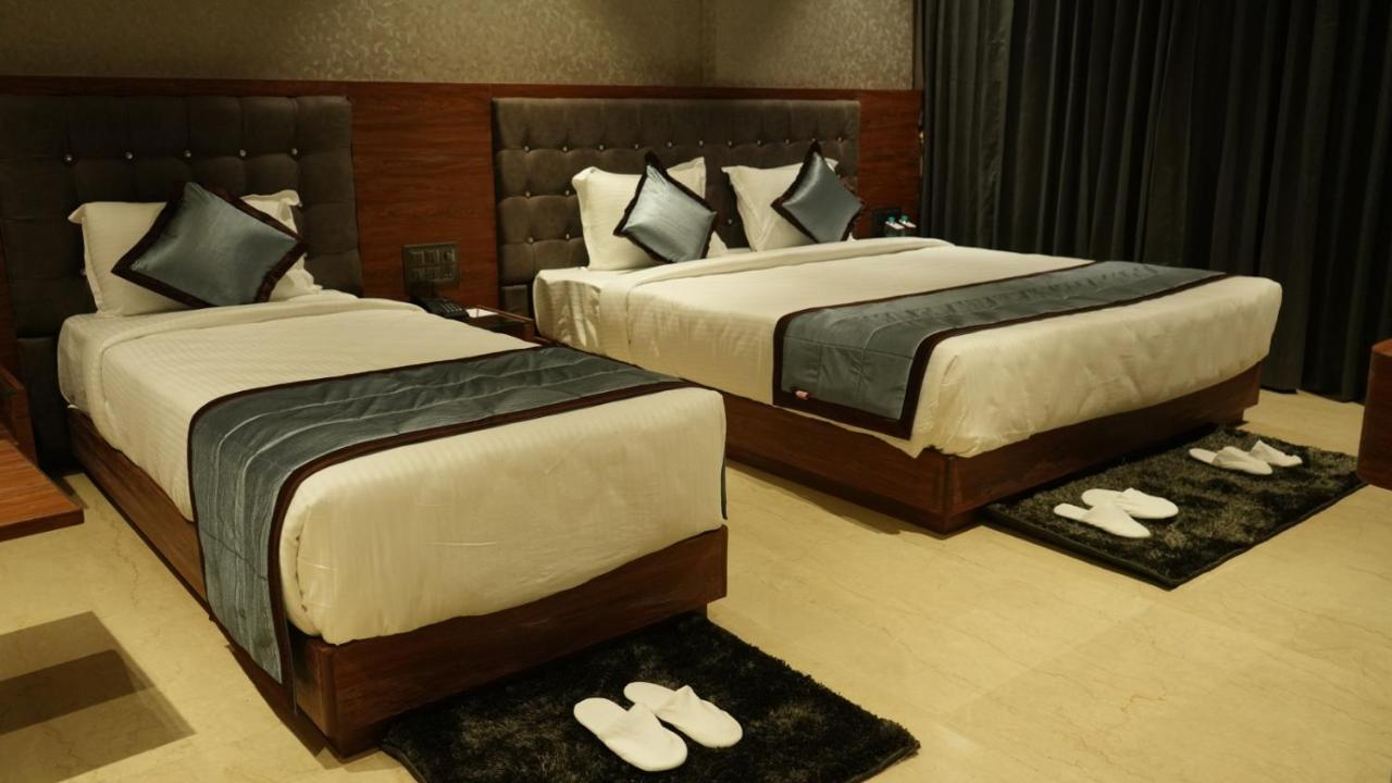 Alaukik Hotel Shirdi Εξωτερικό φωτογραφία