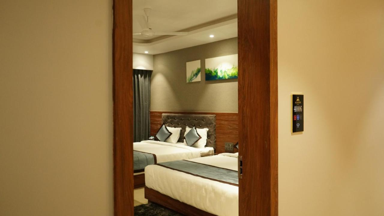 Alaukik Hotel Shirdi Εξωτερικό φωτογραφία