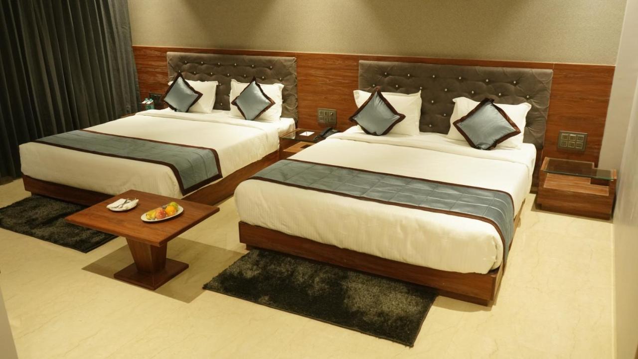 Alaukik Hotel Shirdi Εξωτερικό φωτογραφία