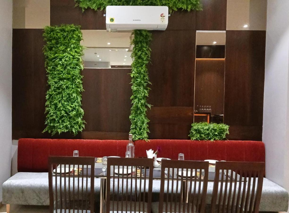 Alaukik Hotel Shirdi Εξωτερικό φωτογραφία