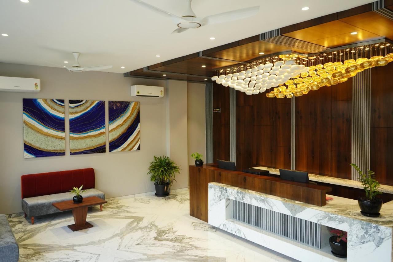 Alaukik Hotel Shirdi Εξωτερικό φωτογραφία